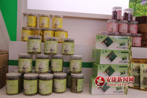 hꎸʳƷ“”ɞ鱊οُ͓“c(din)”        z_meitu_17.jpg